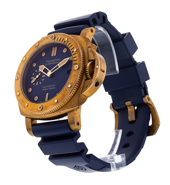 Panerai Submersible PAM01074 Image 2